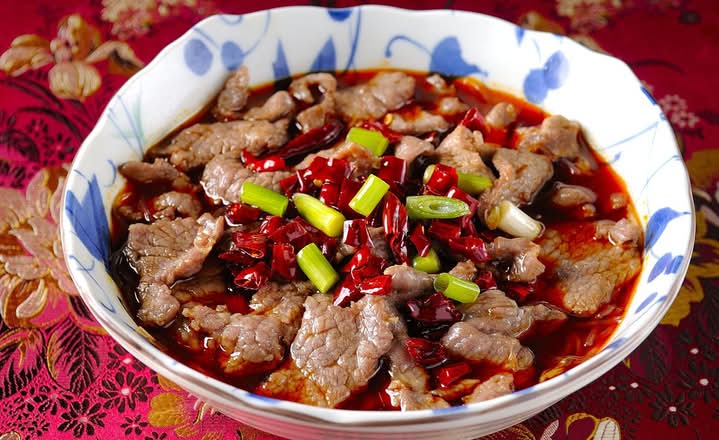 水煮牛肉Beef Braised in Sichuan Chilli Oil